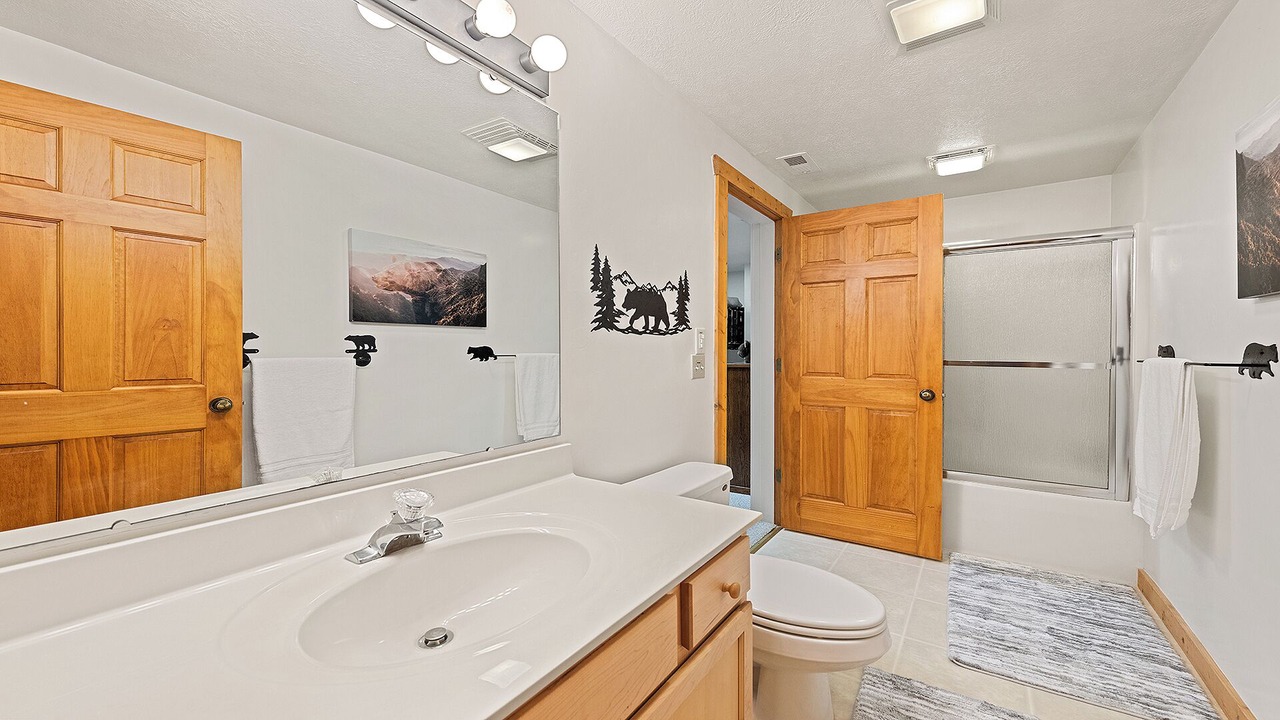 Photo of Bathroom in Maggie Valley