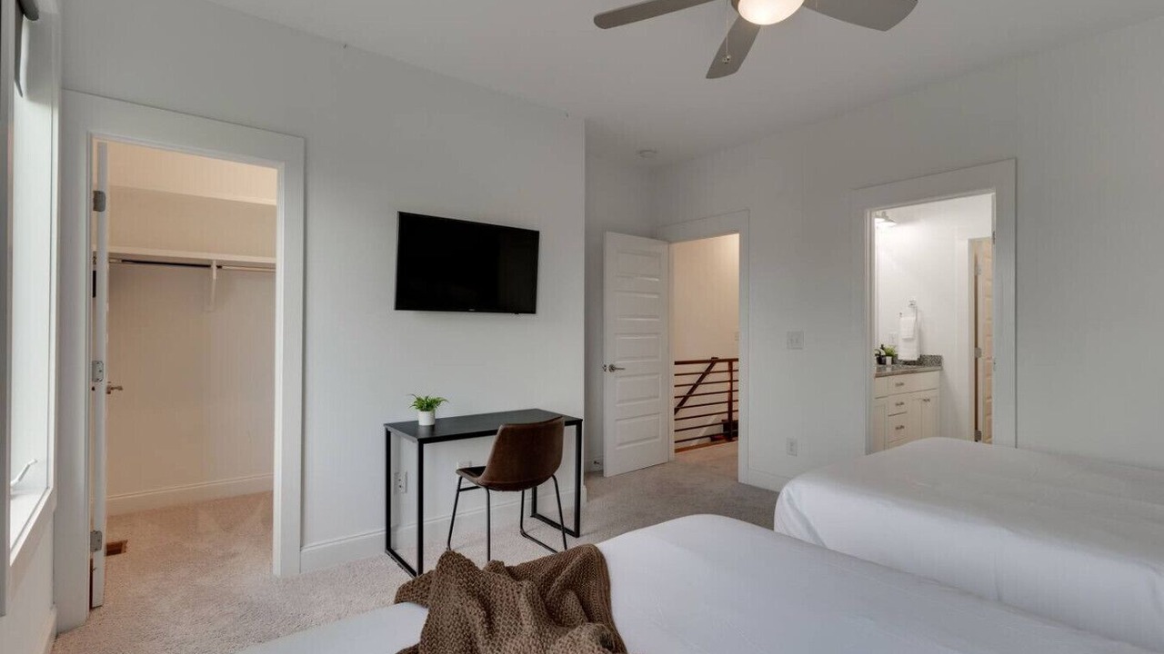 Photo of Bedroom in Eighth Avenue