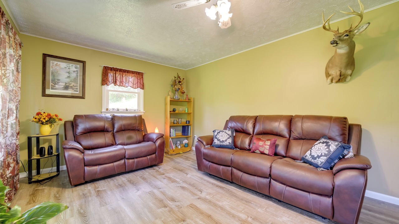Photo of Livingroom in Canton