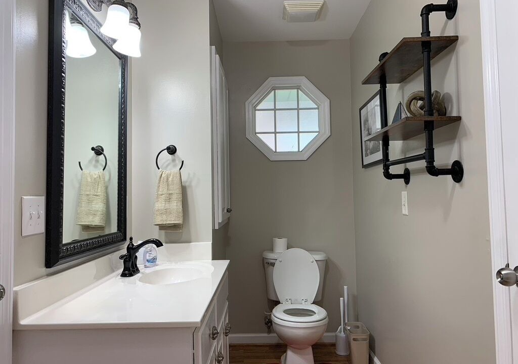 Photo of Bathroom in Guntersville