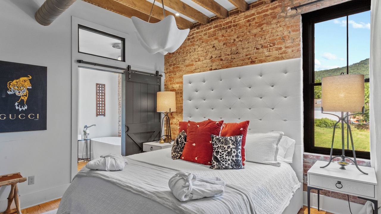 Photo of Bedroom in Burnsville