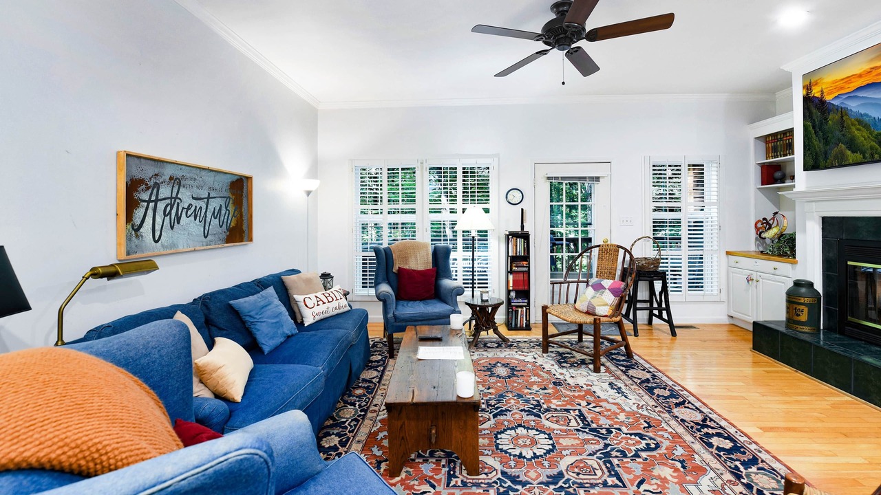 Photo of Livingroom in Sapphire