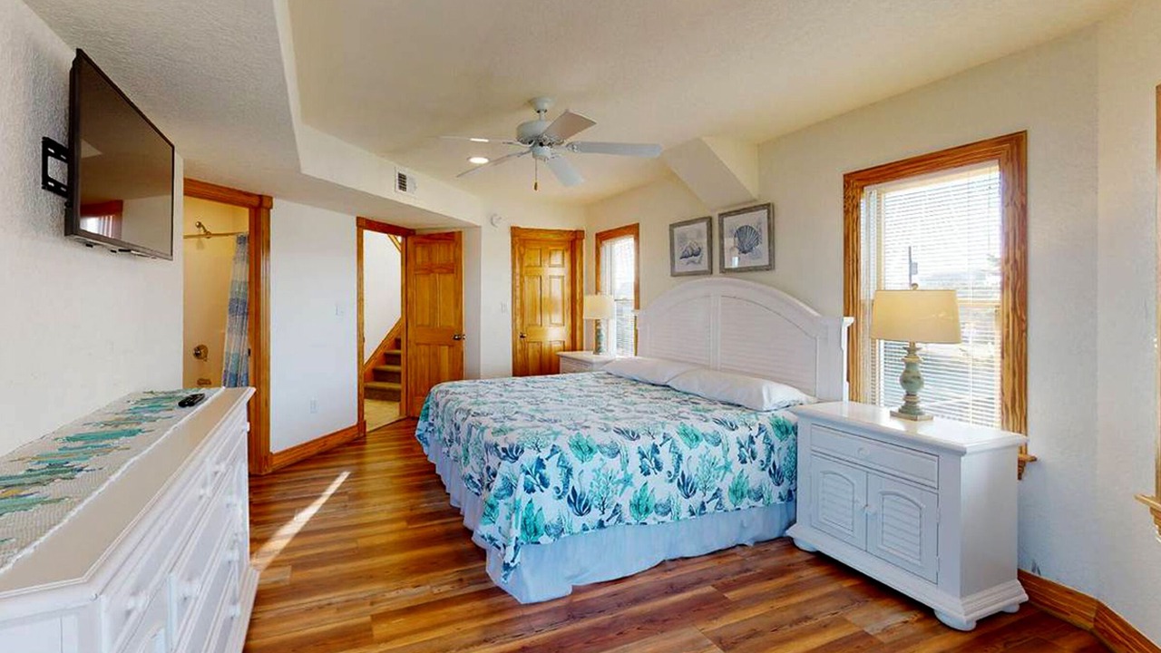 Photo of Bedroom in Avon
