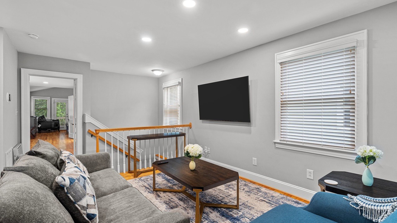 Photo of Livingroom in Five Points East