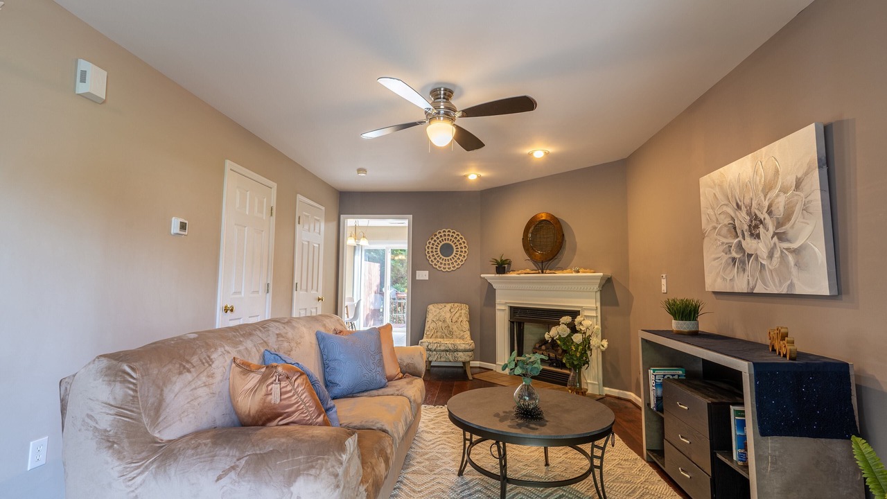 Photo of Livingroom in Hickory