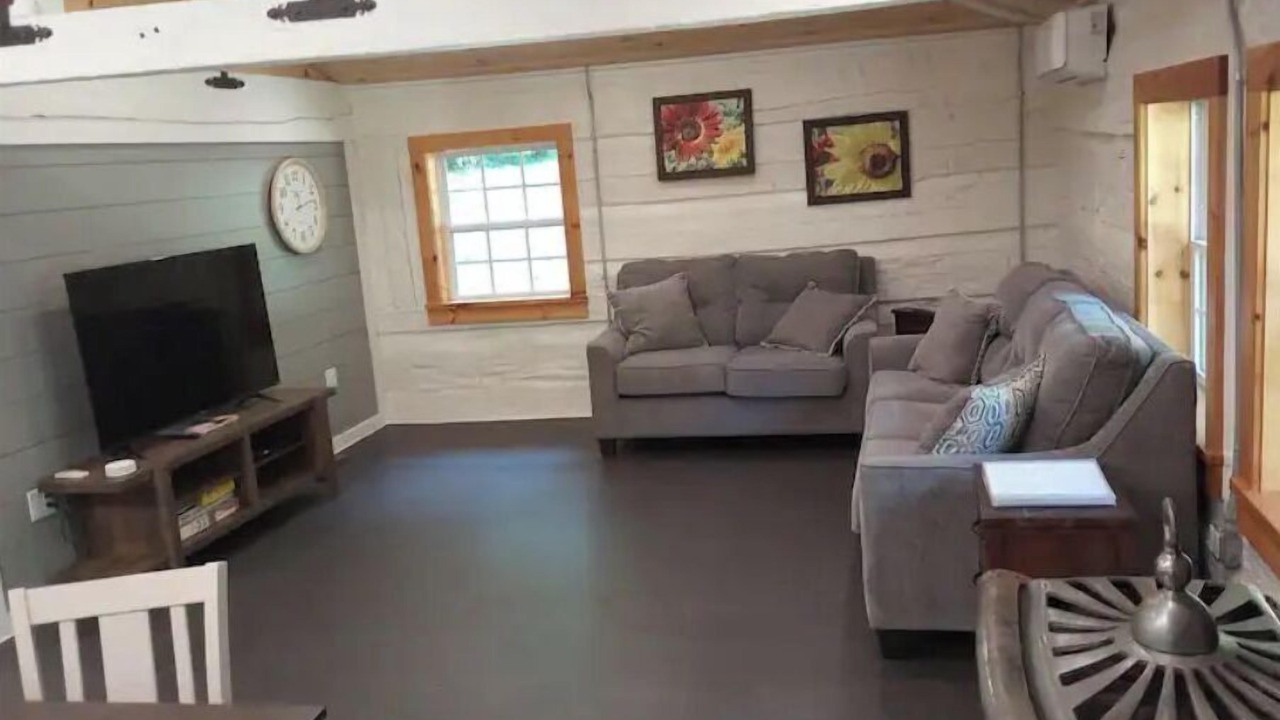 Photo of Livingroom in Morganton