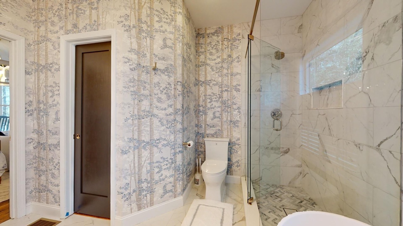 Photo of Bathroom in Mirror Lake