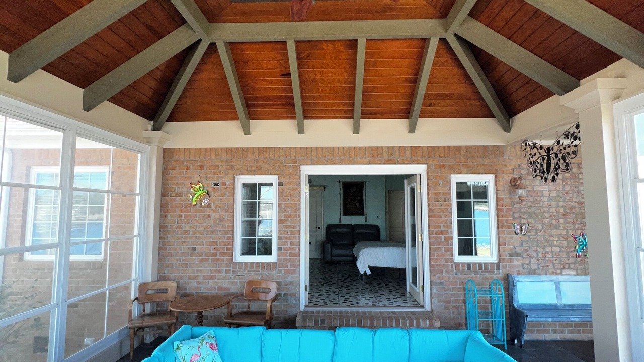 Photo of Livingroom in Pinecrest