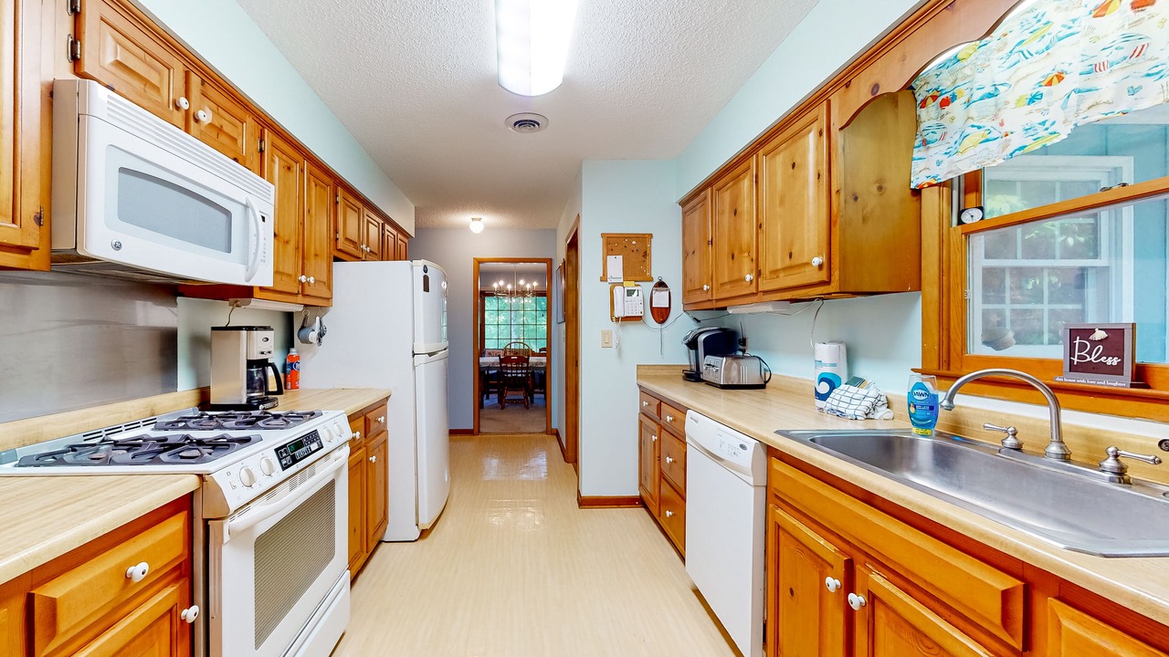 Photo of Kitchen in Pine Knoll Shores