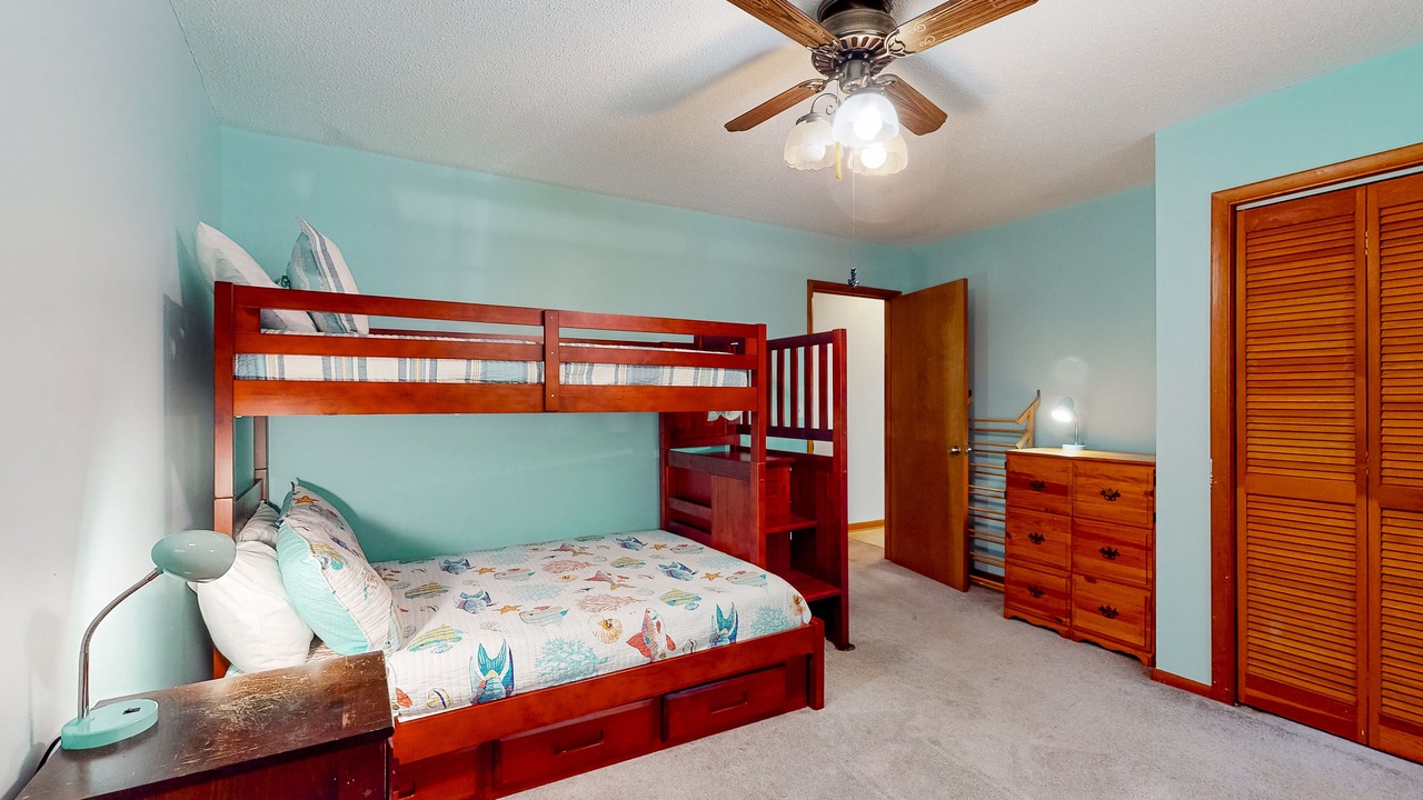 Photo of Bedroom in Pine Knoll Shores