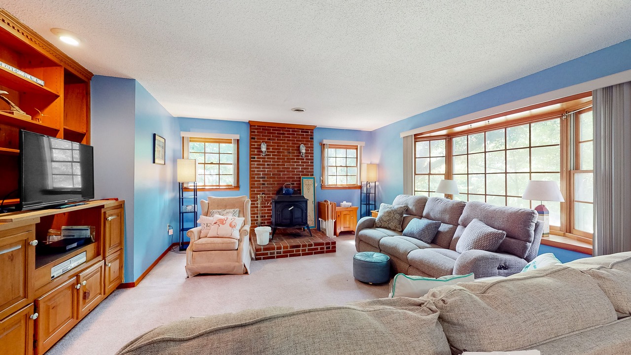 Photo of Livingroom in Pine Knoll Shores