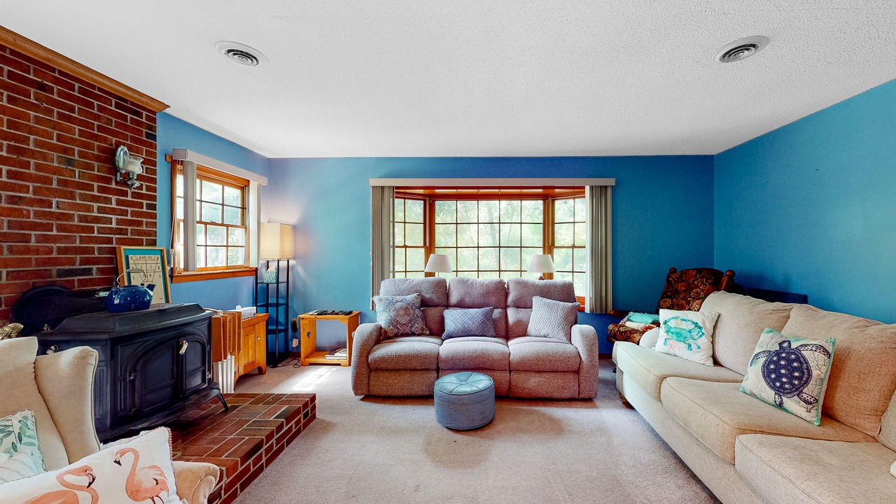 Photo of Livingroom in Pine Knoll Shores