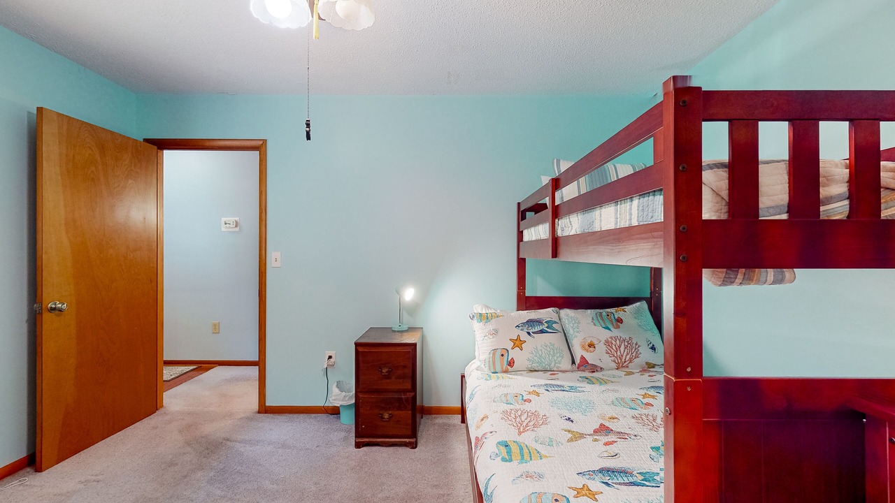 Photo of Bedroom in Pine Knoll Shores