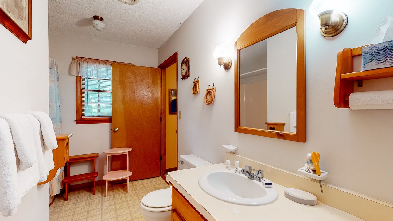 Photo of Bathroom in Pine Knoll Shores