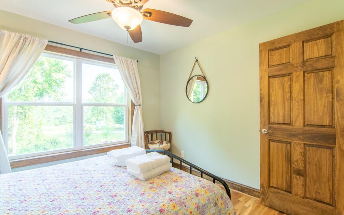 Photo of Bedroom in Elkin