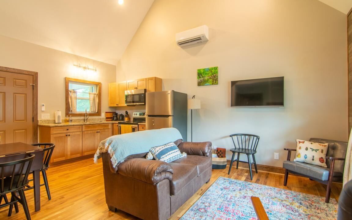 Photo of Livingroom in Elkin