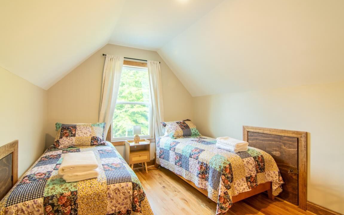 Photo of Bedroom in Elkin