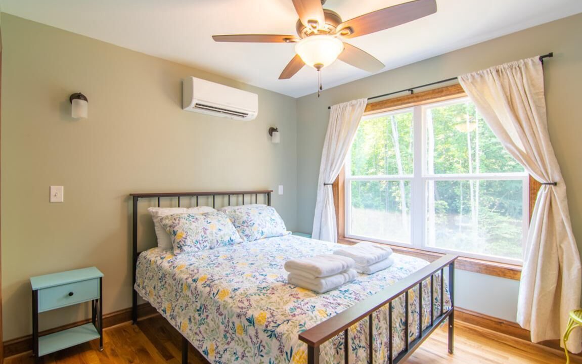 Photo of Bedroom in Elkin