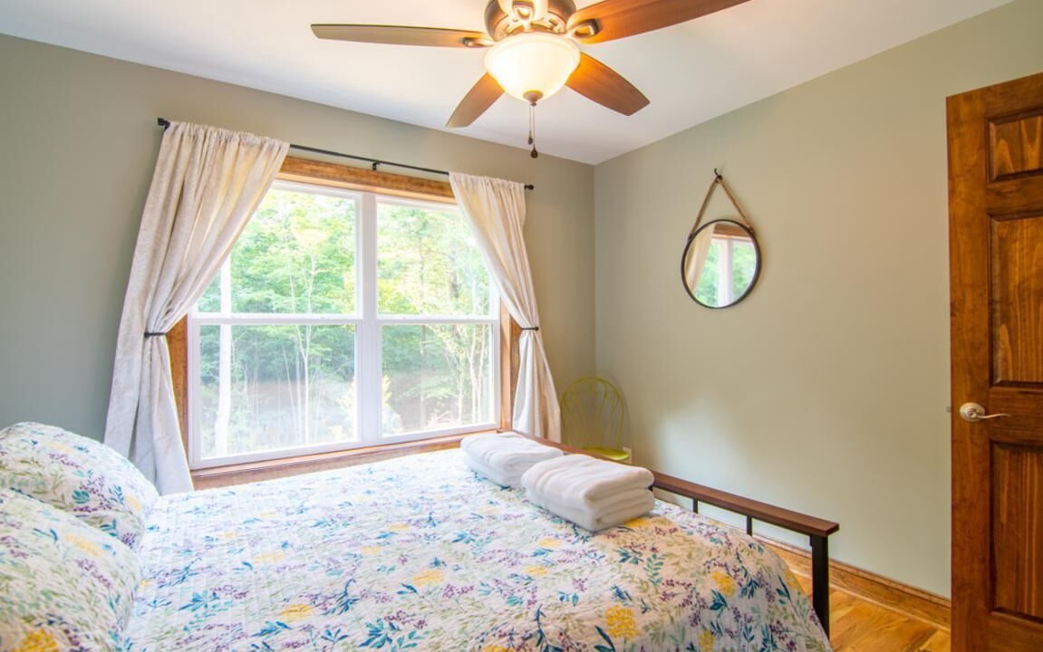 Photo of Bedroom in Elkin