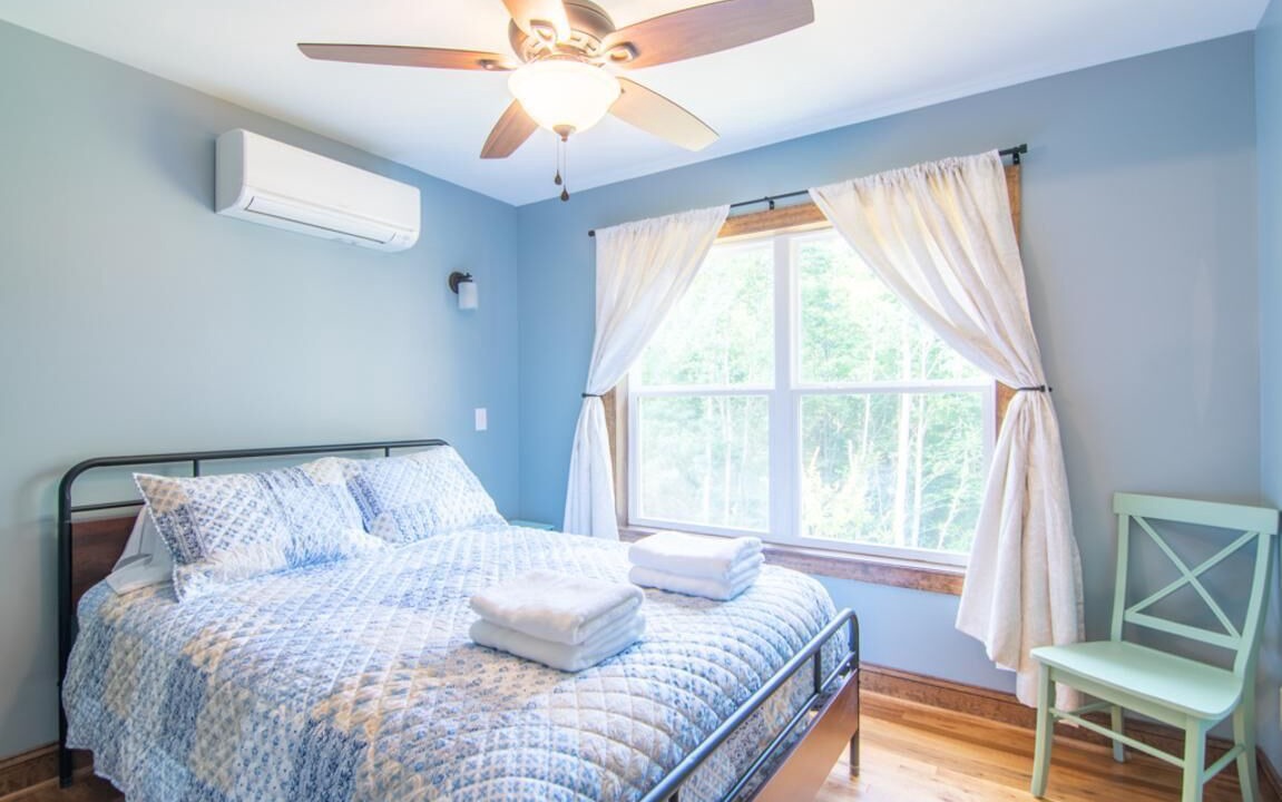 Photo of Bedroom in Elkin
