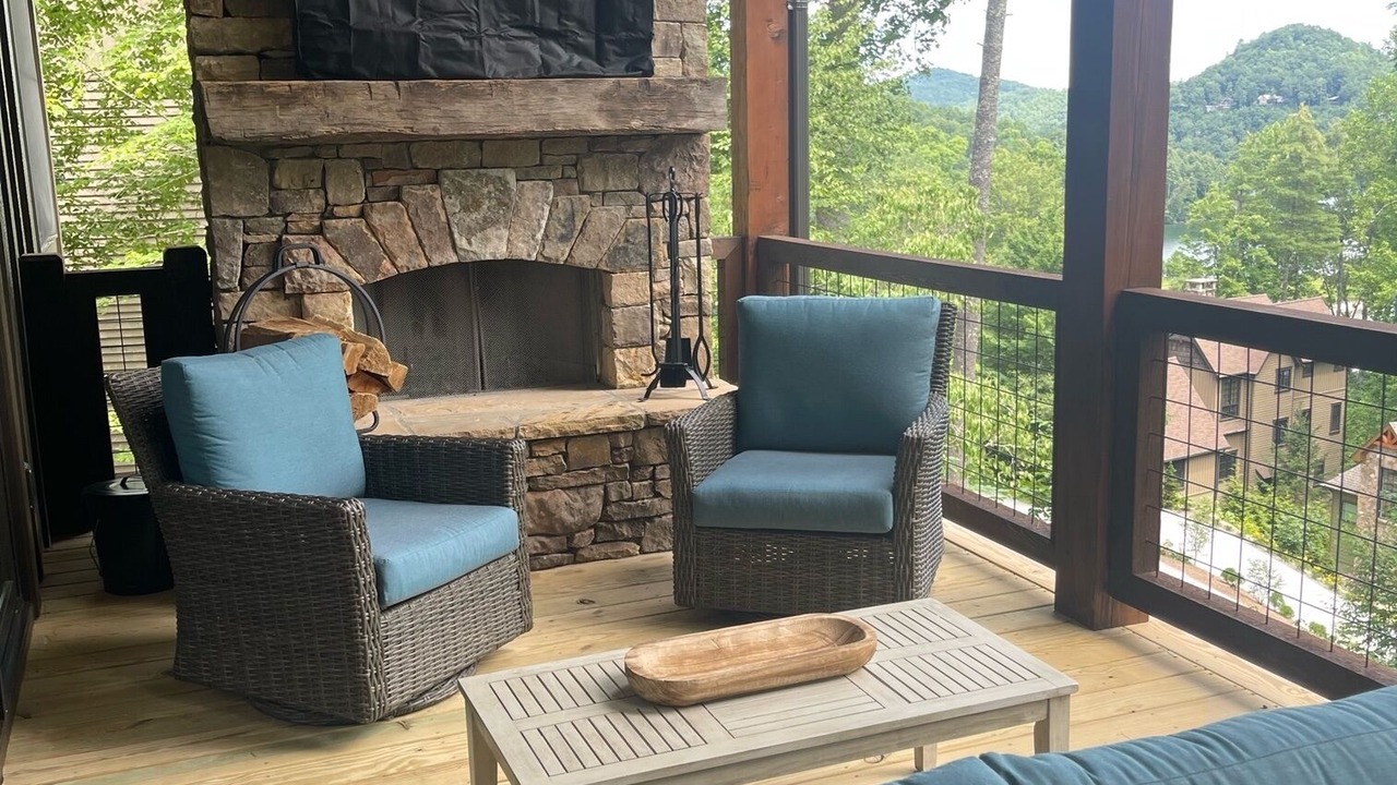 Photo of Livingroom in Cashiers