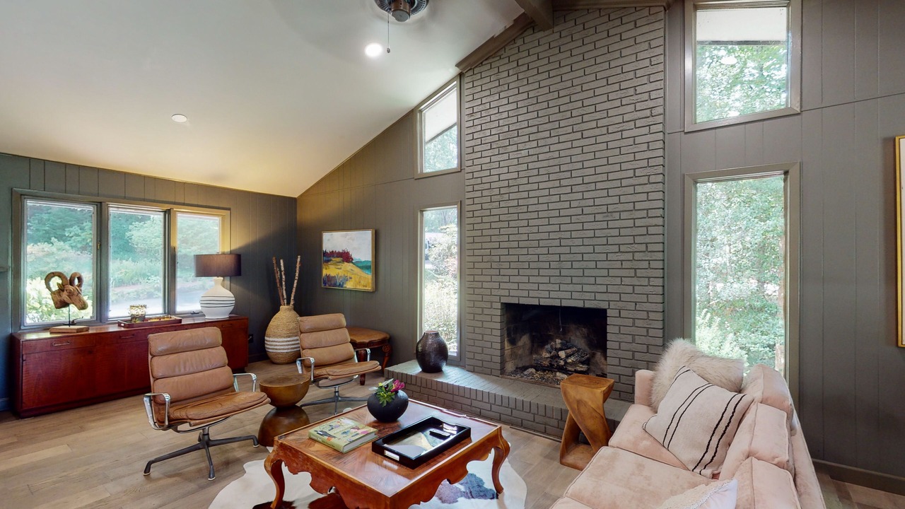 Photo of Livingroom in Pisgah Forest