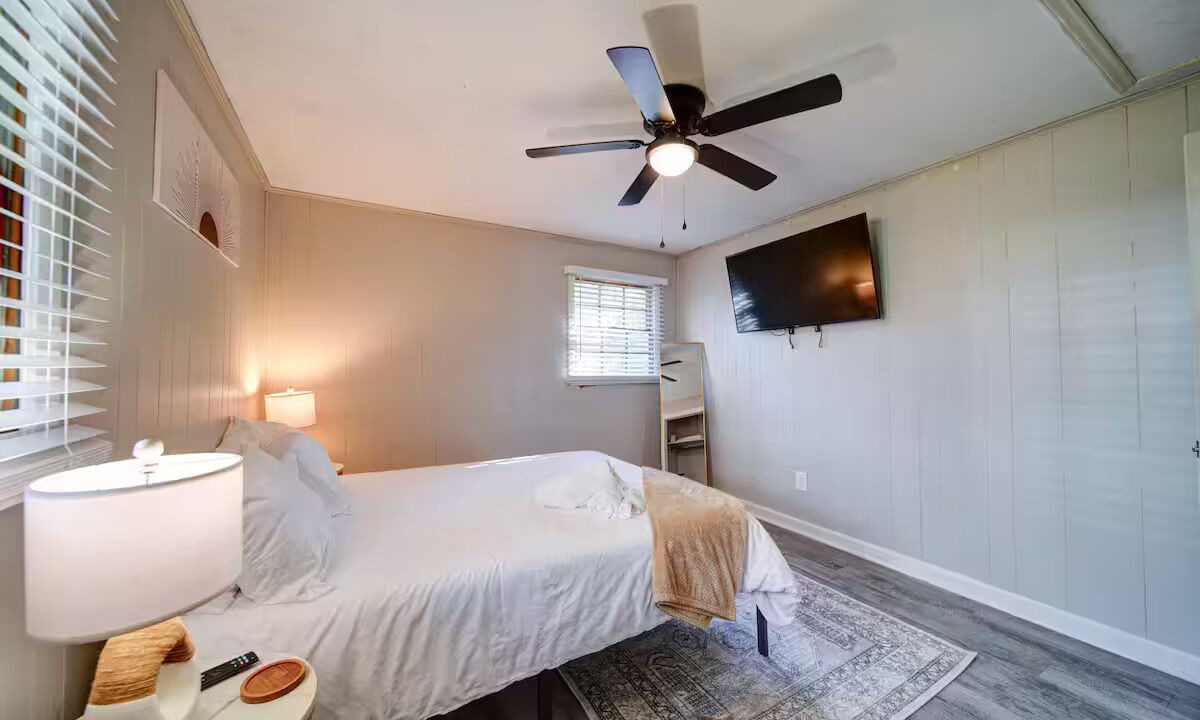Photo of Bedroom in Villa Heights