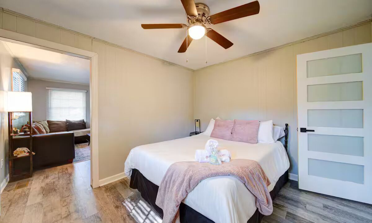 Photo of Bedroom in Villa Heights