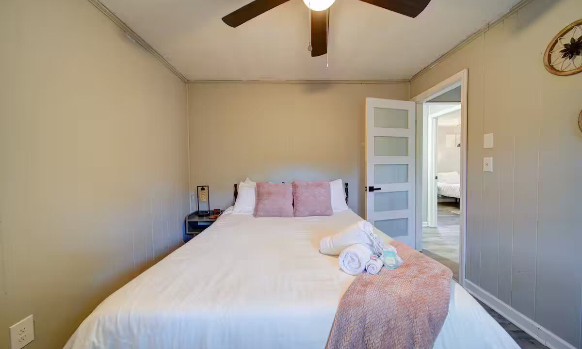 Photo of Bedroom in Villa Heights