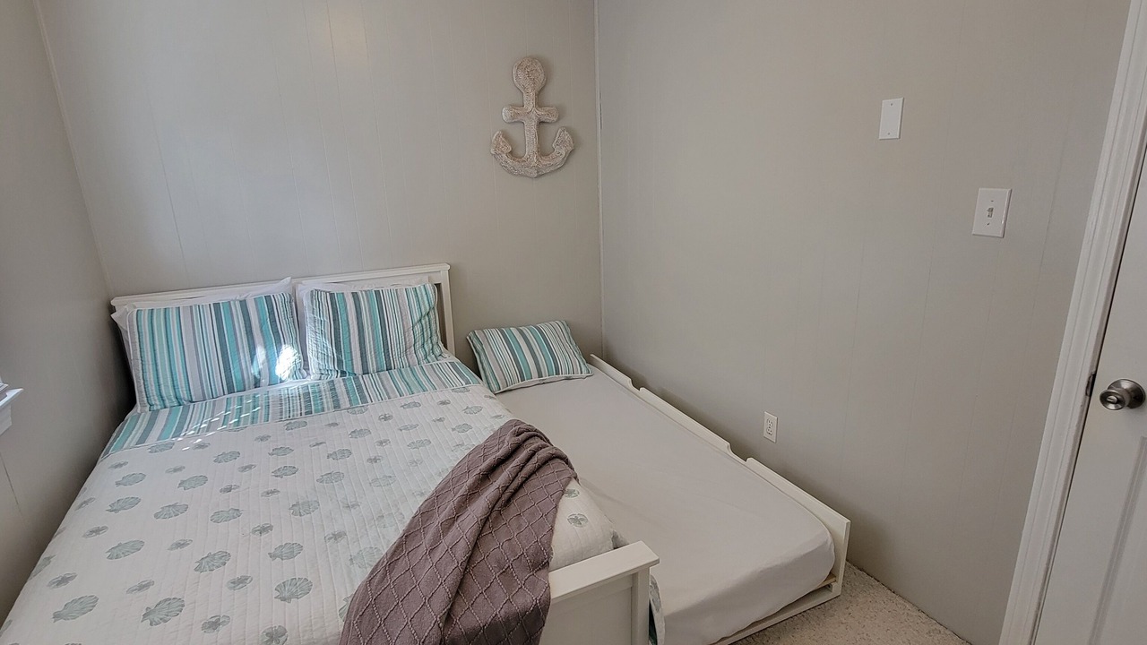 Photo of Bedroom in Colington