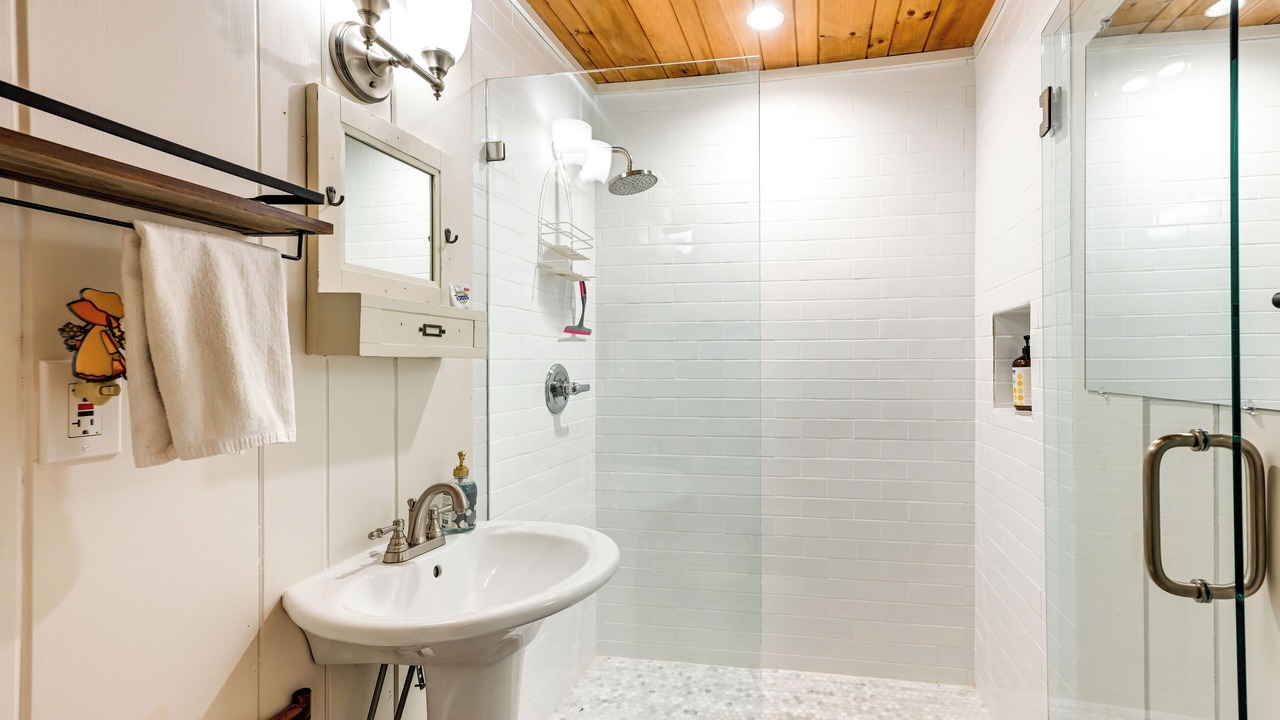 Photo of Bathroom in Mirror Lake