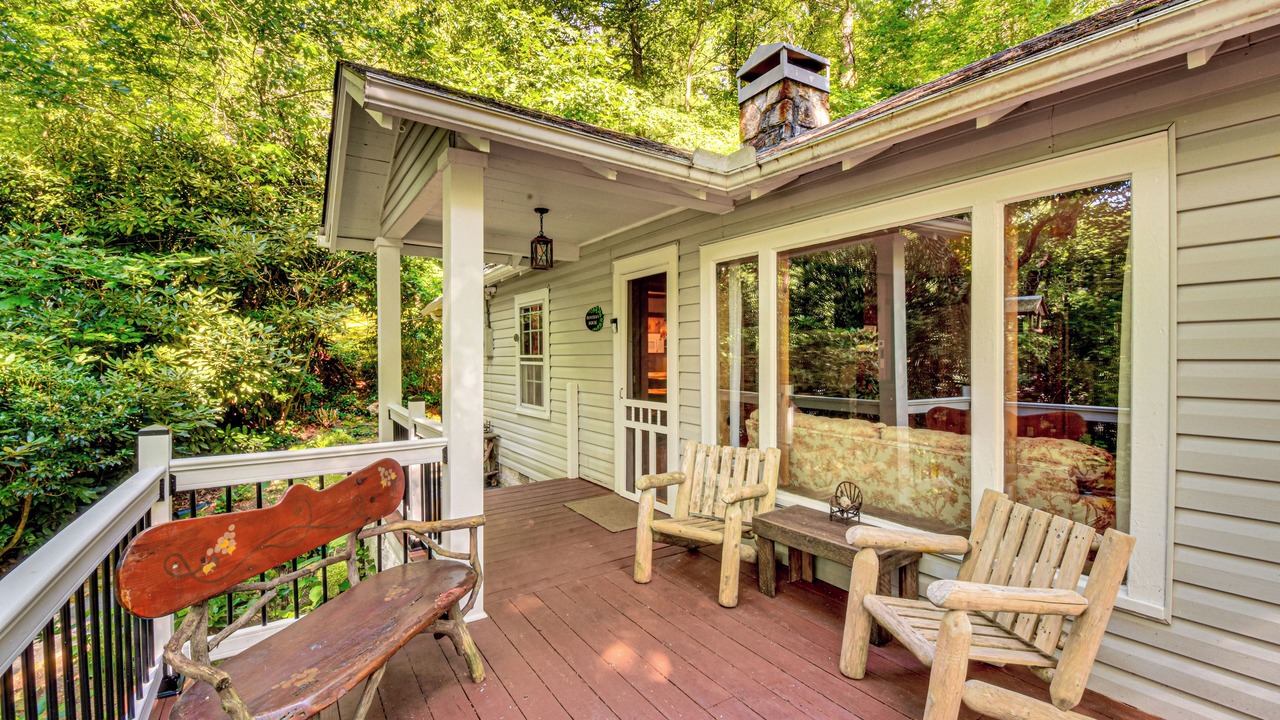 Photo of Patio Balcony in Mirror Lake