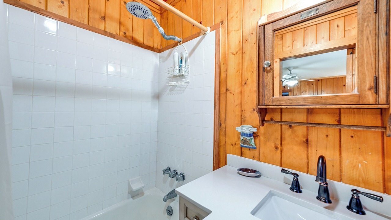 Photo of Bathroom in Mirror Lake