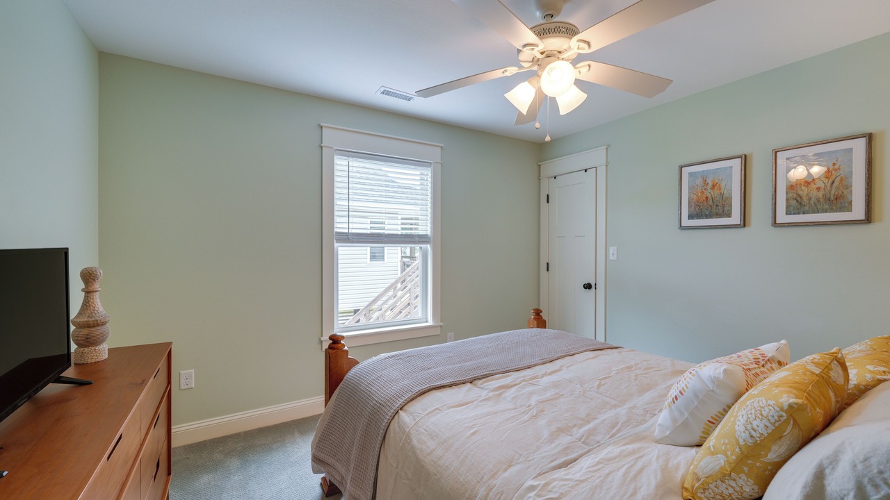 Photo of Bedroom in Colington