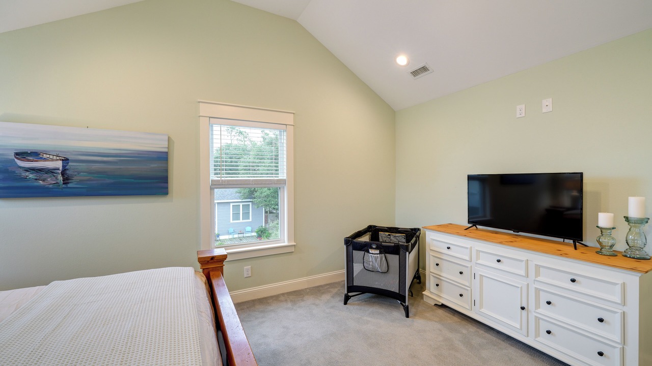 Photo of Bedroom in Colington