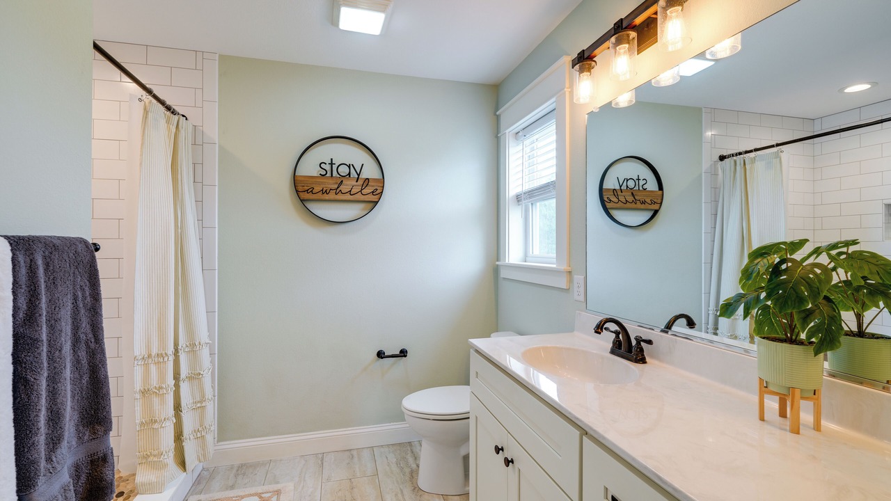 Photo of Bathroom in Colington