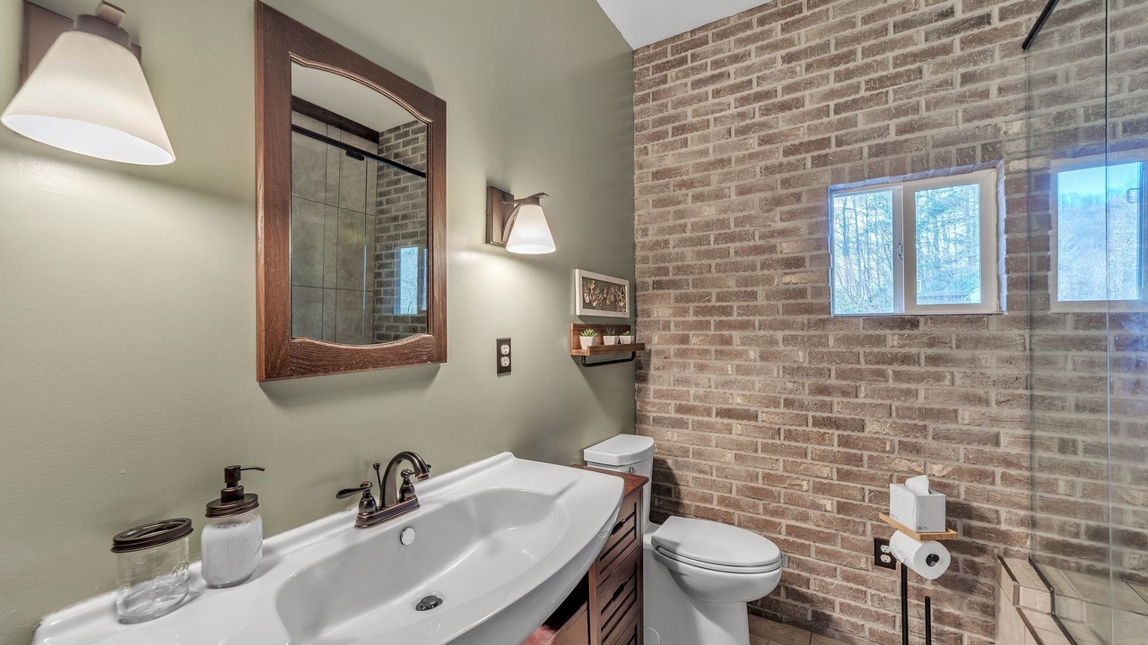 Photo of Bathroom in Hendersonville