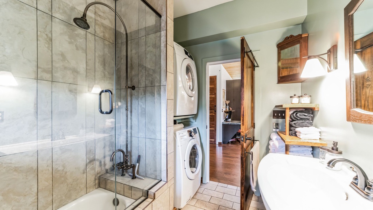 Photo of Bathroom in Hendersonville