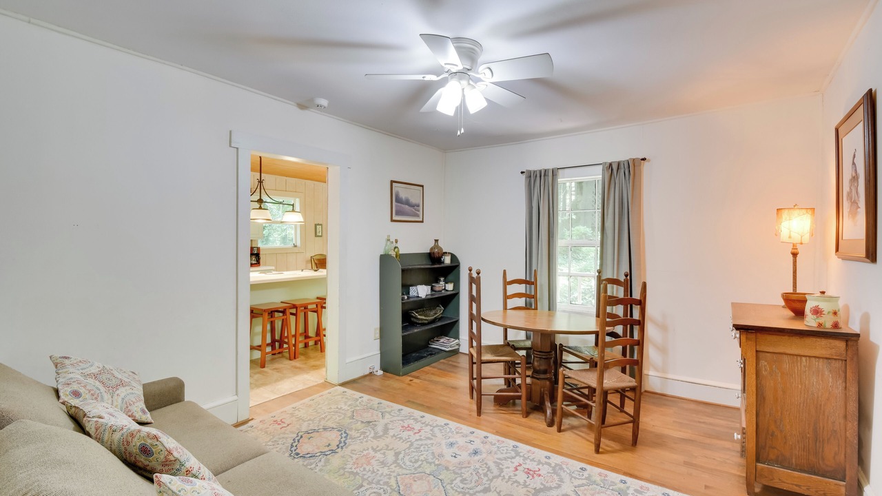 Photo of Bedroom in Rocky Bottom