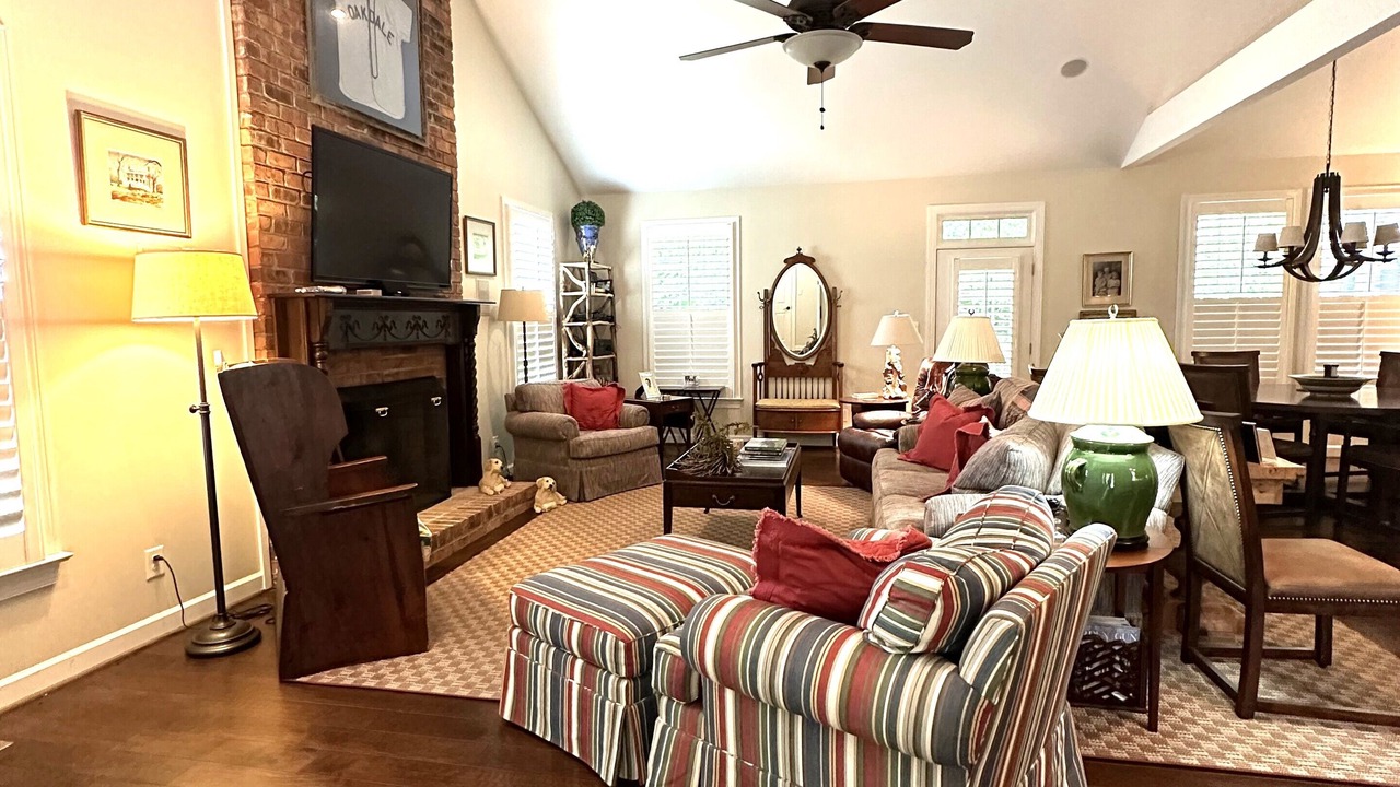 Photo of Livingroom in Jamestown