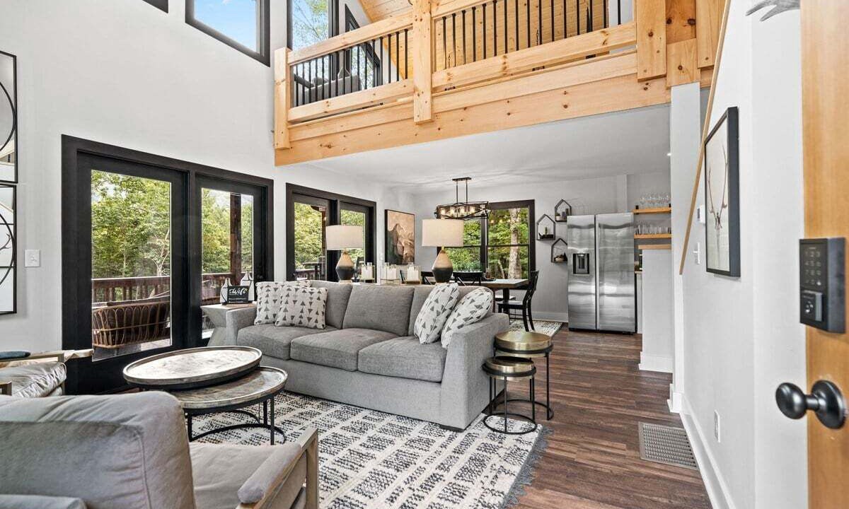 Photo of Livingroom in Hendersonville