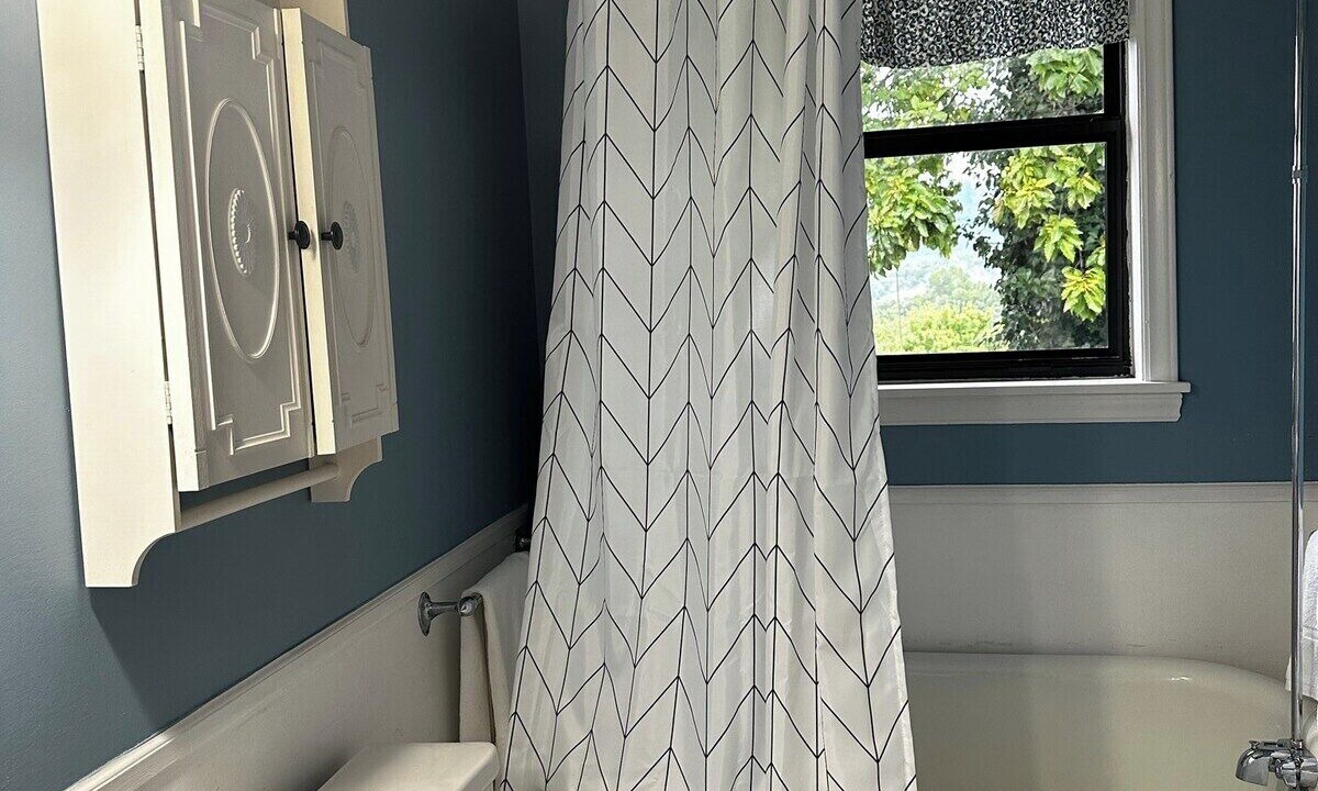 Photo of Bathroom in Lynn