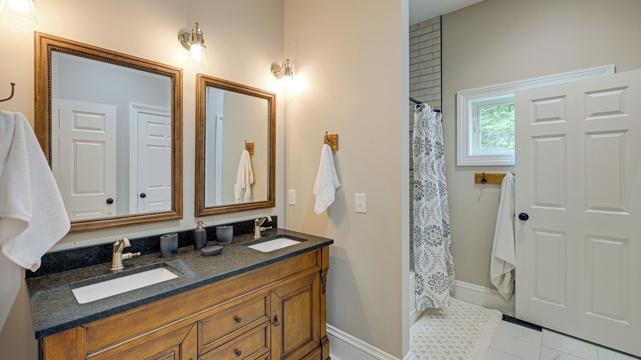 Photo of Bathroom in Glenville
