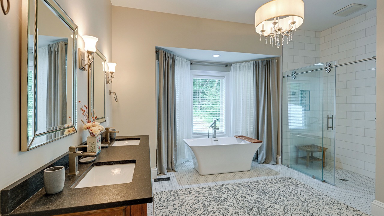 Photo of Bathroom in Glenville