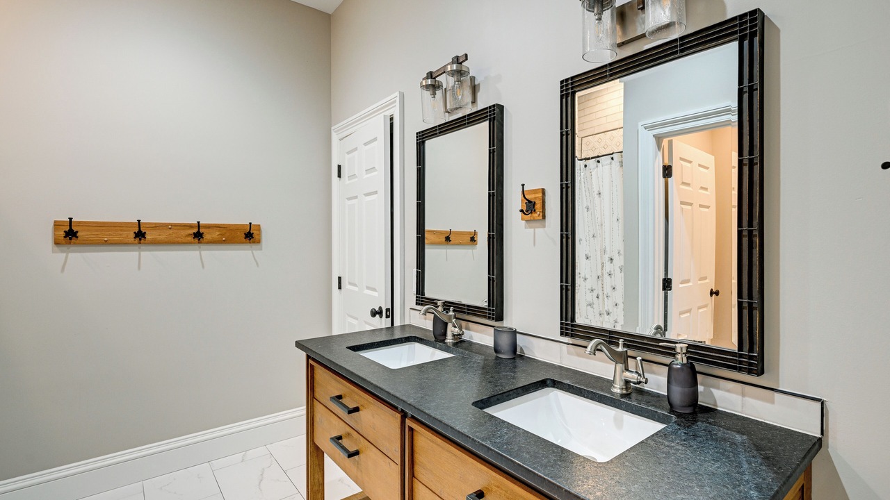 Photo of Bathroom in Glenville
