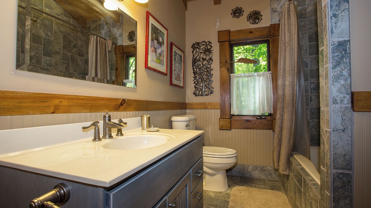 Photo of Bathroom in Fairview