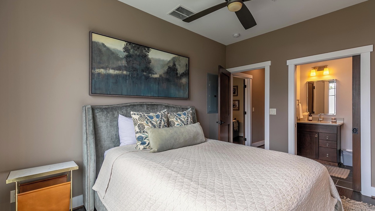 Photo of Bedroom in Lenoir