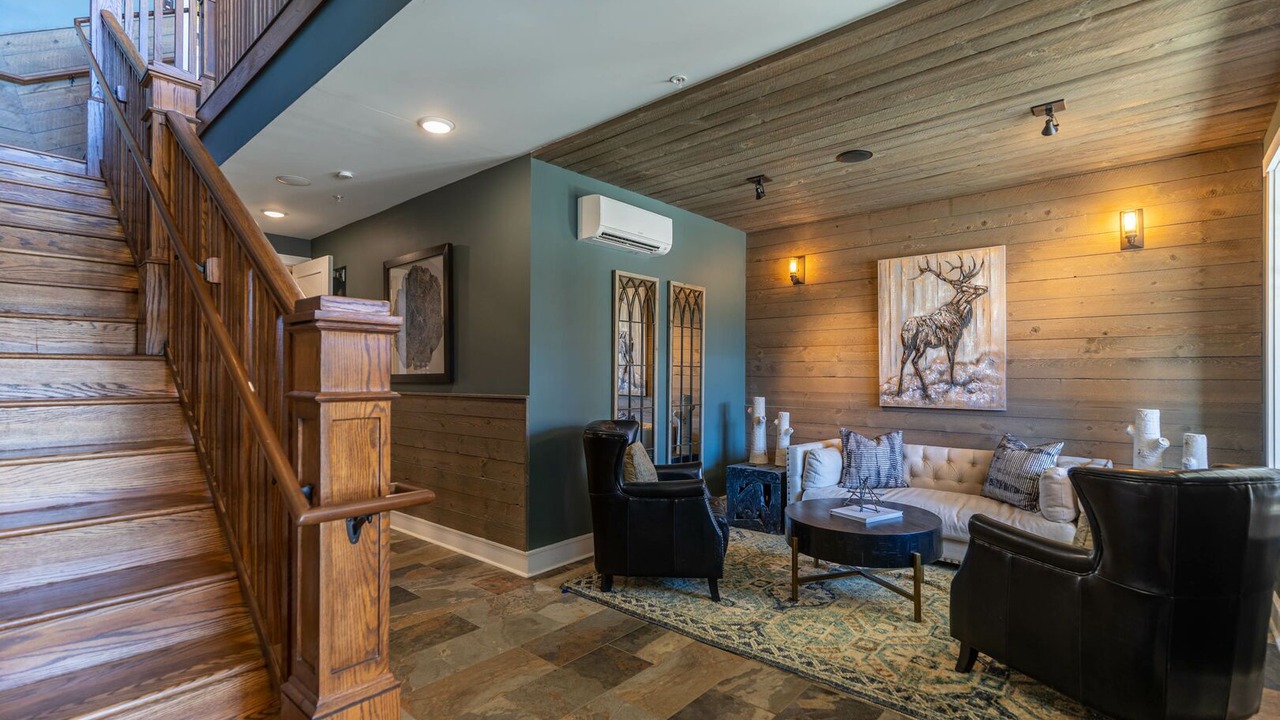 Photo of Livingroom in Lenoir
