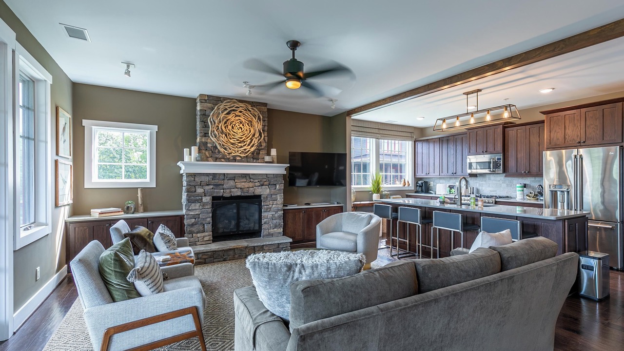 Photo of Livingroom in Lenoir