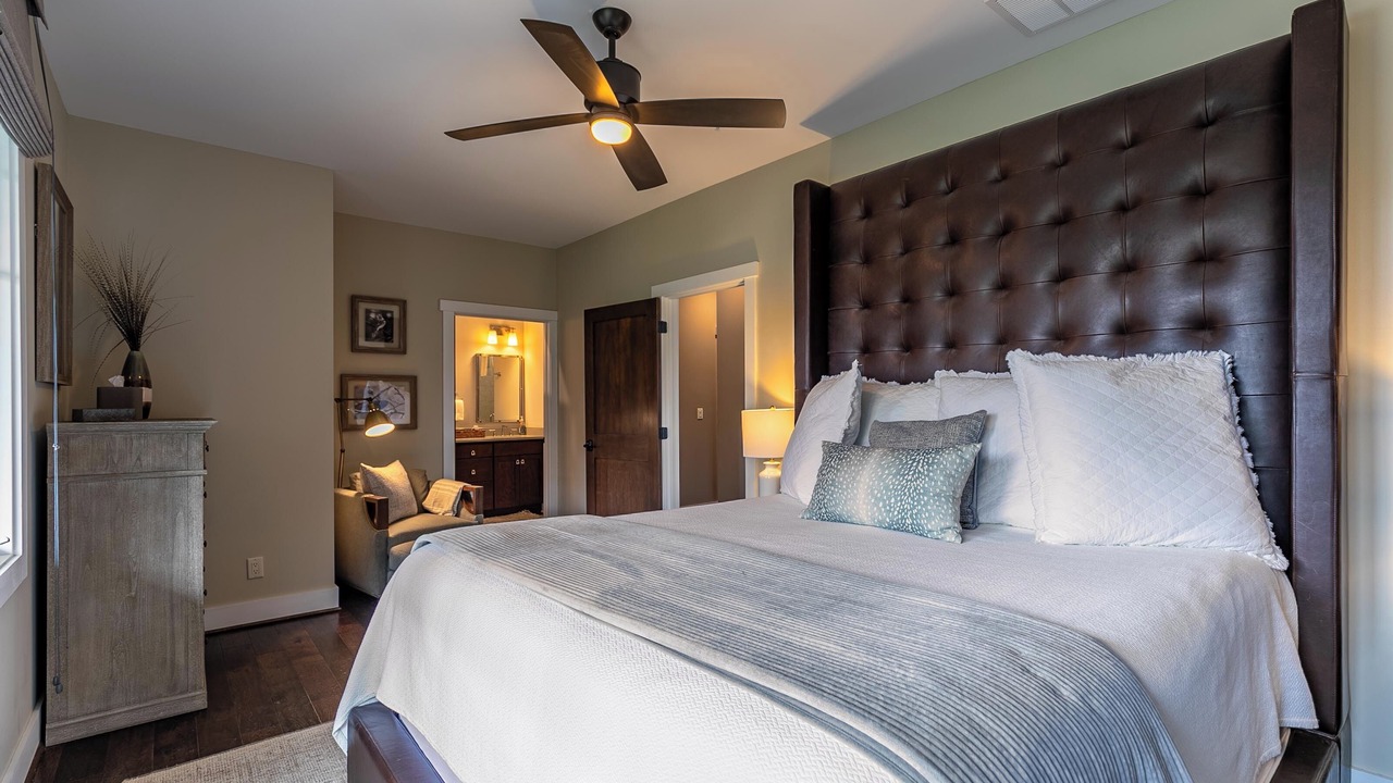 Photo of Bedroom in Lenoir